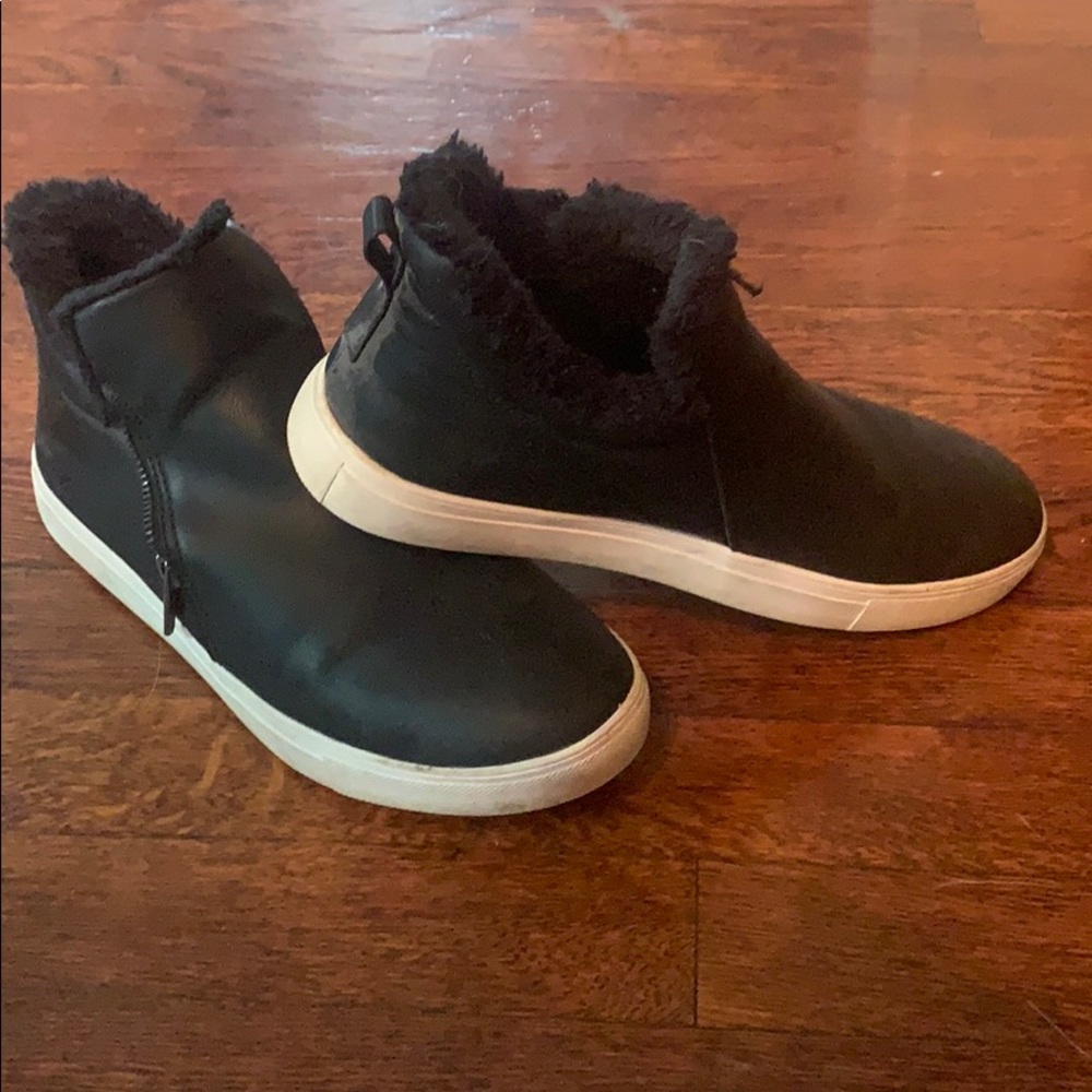 Black shoes